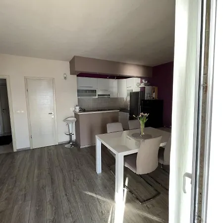 Apartments Lejla * Podgora (Split-Dalmatia)