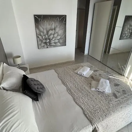 Apartments Lejla Podgora (Split-Dalmatia)
