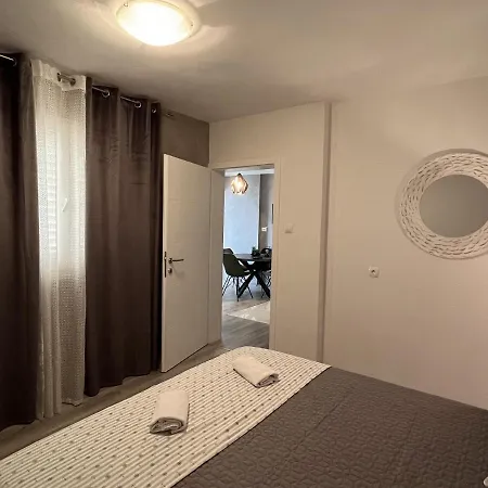 Apartments Lejla Apartment Podgora (Split-Dalmatia)